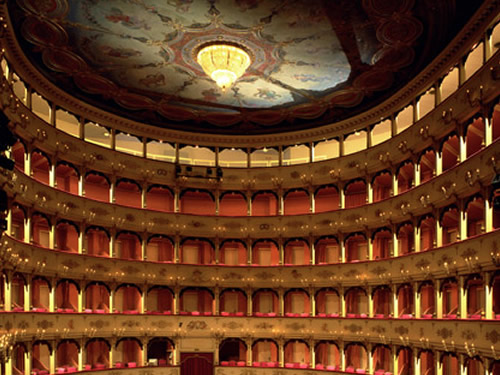 teatro rossini pesaro foto